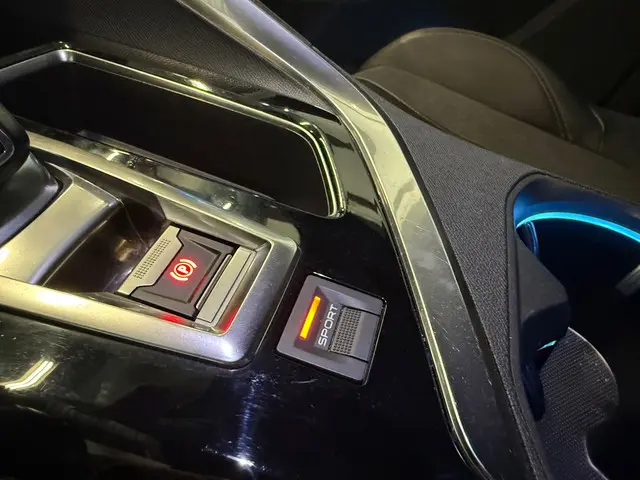 Peugeot 5008 1.6 e-THP GT-Line - 7 personen 2018 Benzine 80