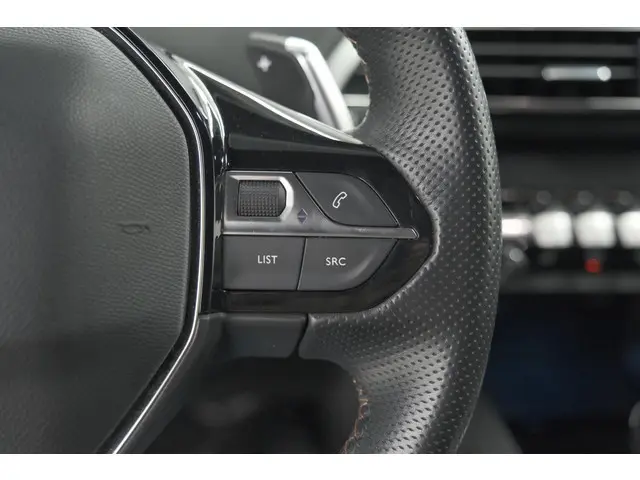 Peugeot 5008 PureTech 130 EAT8 GT Line 2020 Benzine 33