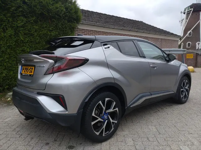 Toyota C-HR 1.8 Hybrid Bi-Tone Plus 2017 Hybride Benzine 4