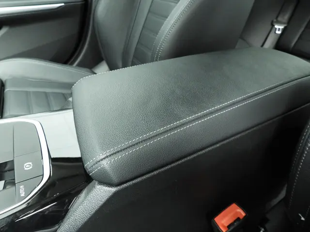 BMW 3 Serie 320i 2023 Benzine 29