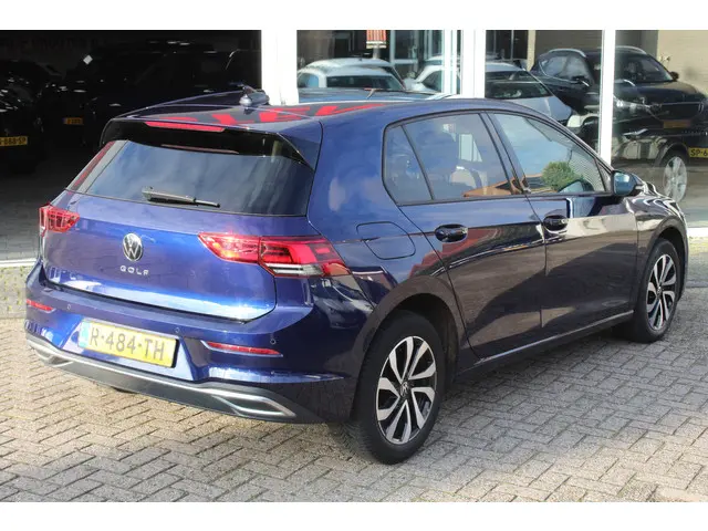 Volkswagen Golf 1.0 TSI Life Business 2022 Benzine 2