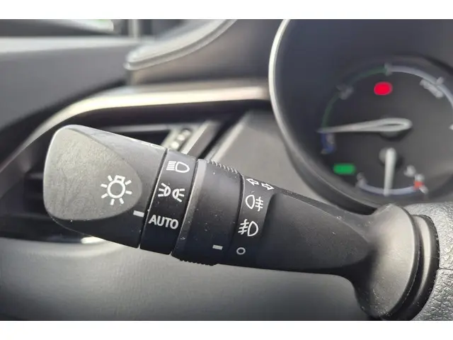Toyota C-HR 1.8 Hybrid Style 2019 Hybride Benzine 20