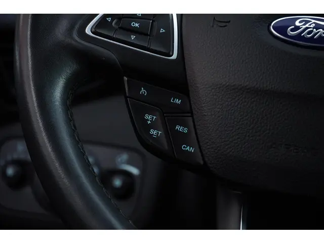 Ford C-MAX 1.0 Titanium 2015 Benzine 15