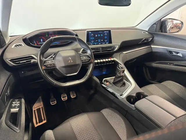 Peugeot 5008 1.2 PureTech Allure 2019 Benzine 22