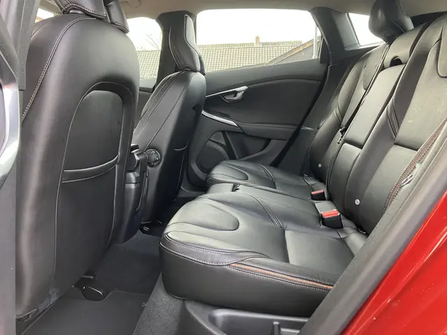 Volvo V40 Cross Country 1.5 T3 Summum 2016 Benzine 6