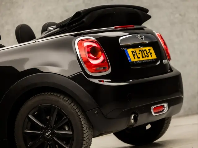 MINI Cooper Cabrio Mini 1.5 Black Sport 2017 Benzine 11