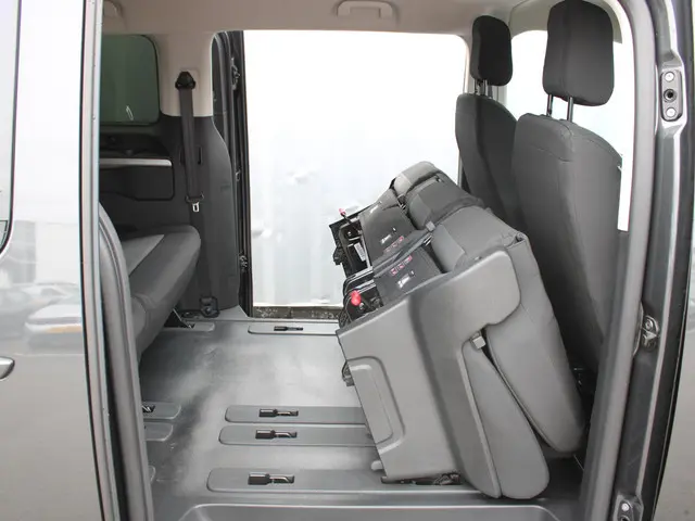Peugeot e-Traveller Standard 75 kWh 2025 Elektrisch 15