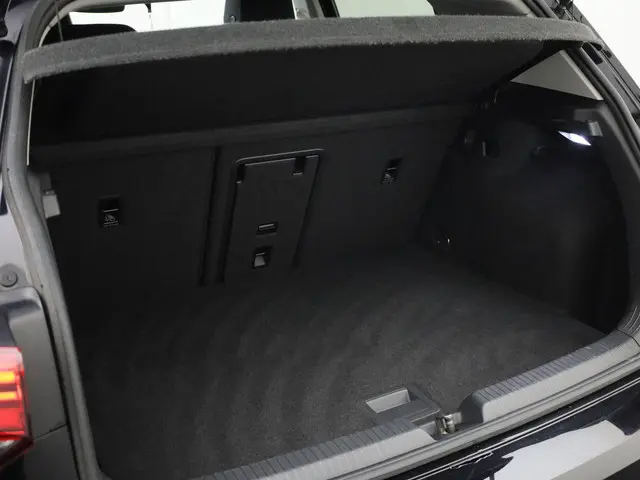 Volkswagen Golf 1.5eTSI/150PK Style DSG 2020 Benzine 20