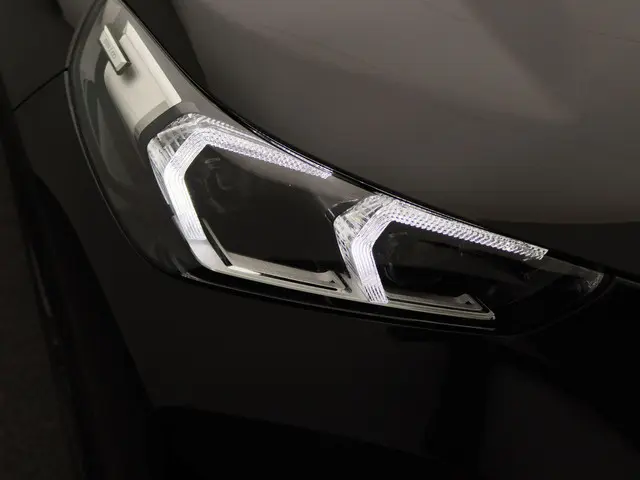 BMW X1 xDrive25e 2023 Hybride Benzine 41