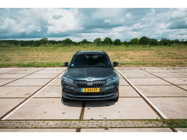 Škoda Karoq 1.5 TSI DSG Sportline 2021 Benzine 38