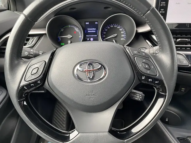 Toyota C-HR 1.8 Hybrid Active 2022 Hybride Benzine 15