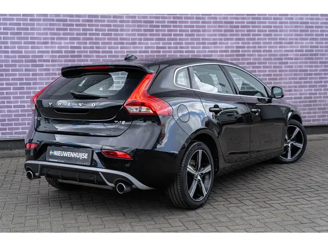 Volvo V40 T4 190pk R-Design 2018 Benzine 15