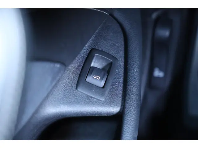 BMW 5 Serie M550i xDrive Executive 2018 Benzine 38