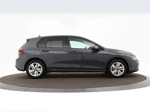 Volkswagen Golf 1.0 eTsi 110pk DSG Life 2023 Benzine 20
