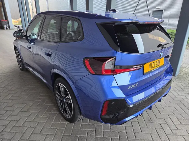 BMW iX1 xDrive30 Launch Edition 67 kWh 2023 Elektrisch 13