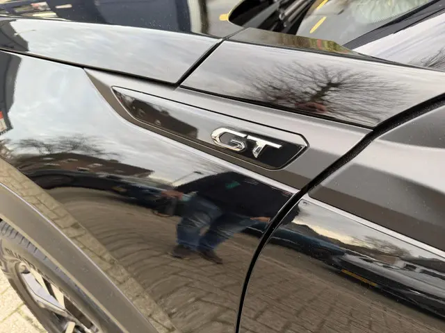 Peugeot 2008 1.2 Turbo 130 PK GT 2023 Benzine 39