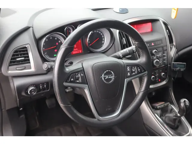 Opel Astra Sports Tourer 1.4 Turbo Cosmo 2012 Benzine 3