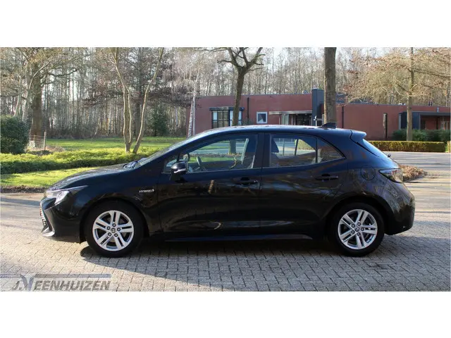 Toyota Corolla 1.8 Hybrid Business 2020 Hybride Benzine 6