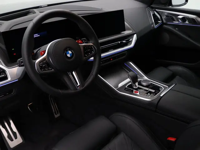 BMW XM PHEV 50e 2025 Hybride Benzine 12