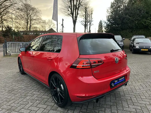 Volkswagen Golf 2.0 GTI 220PK DSG 2016 Benzine 3