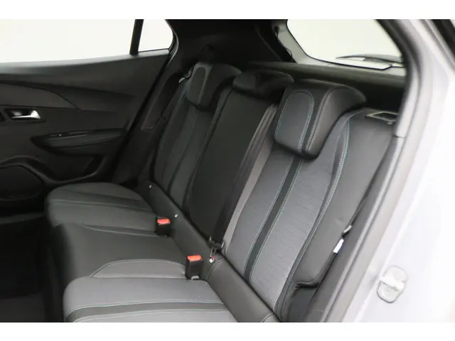 Peugeot e-2008 EV Allure 50 kWh 2023 Elektrisch 12