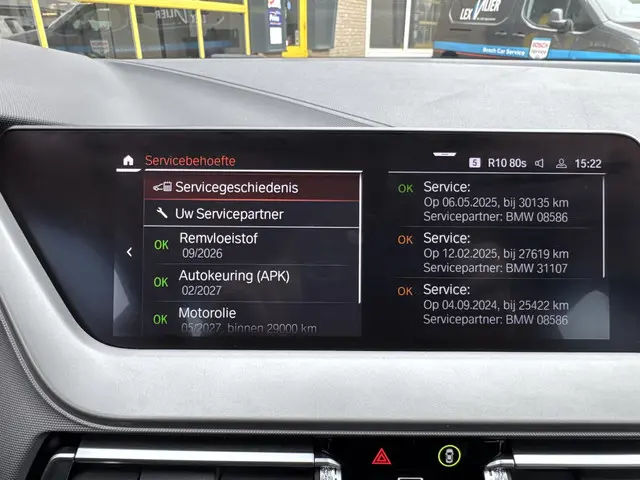 BMW 1 Serie 118i Executive Edition 2021 Benzine 16