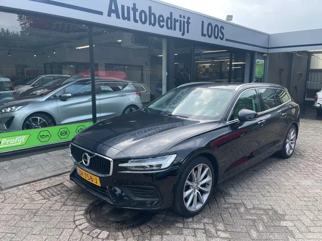 Volvo V60 2.0 T4 Momentum Pro 2019 Benzine 2