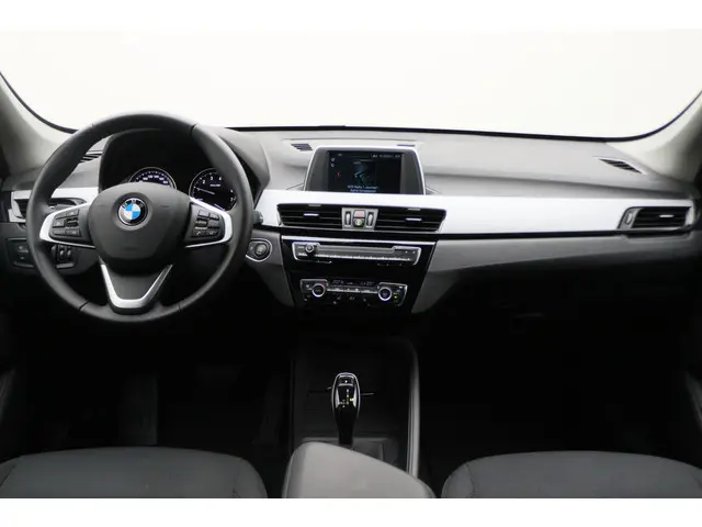BMW X1 sDrive18i Executive Automaat 2020 Benzine 2