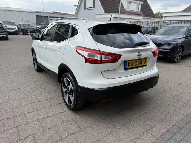 Nissan QASHQAI 1.6 163pk Connect Edition 2015 Benzine 7