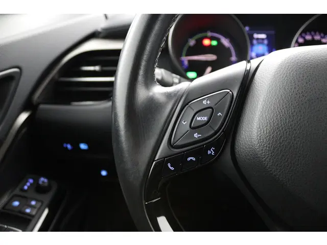 Toyota C-HR 1.8 Hybrid Bi-Tone 2018 Hybride Benzine 19