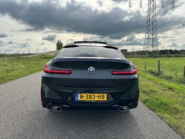 BMW X4 xDrive20i Bns Ed.+ PANORAMADAK | NAP ! 2021 Benzine 8