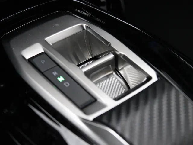 Peugeot 2008 1.2 Hybrid 145 GT 2026 Hybride Benzine 29