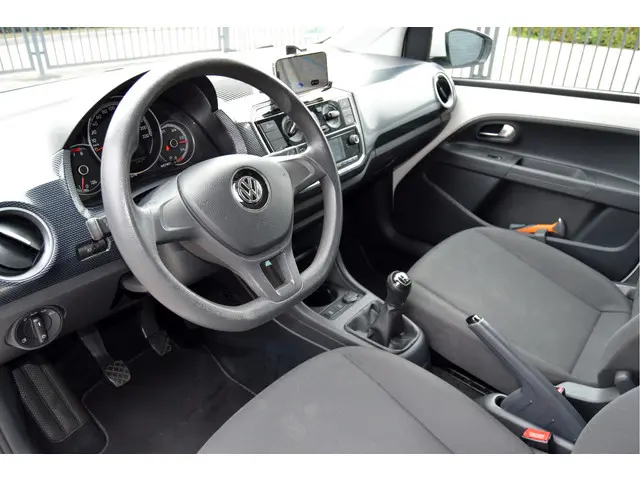 Volkswagen up! 1.0 BMT move up! 2017 Benzine 13