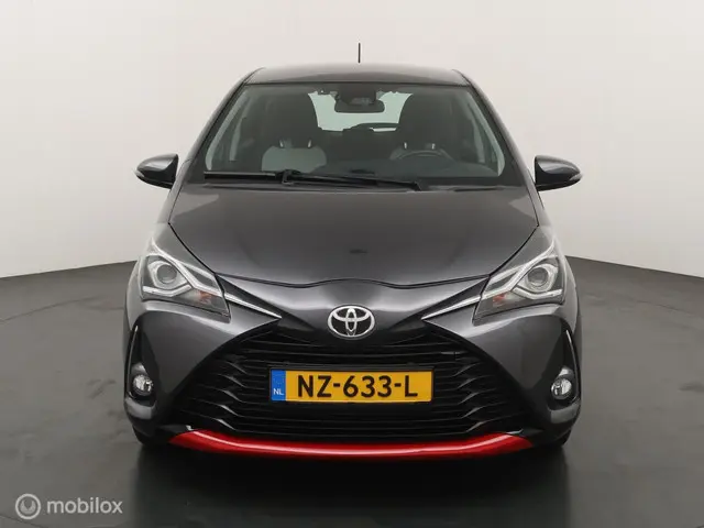 Toyota Yaris 1.5 VVT-i Design Red 2017 Benzine 8