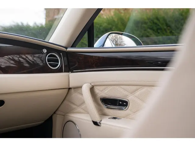 Bentley Flying Spur 4.0 V8 2016 Benzine 23