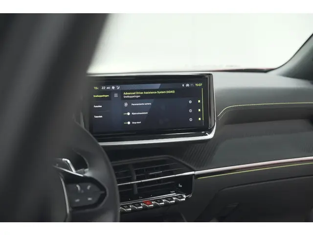 Peugeot 2008 PureTech 130 EAT8 GT 2024 Benzine 55