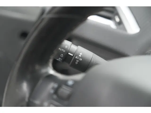 Peugeot 2008 PureTech 110 Allure 2018 Benzine 28