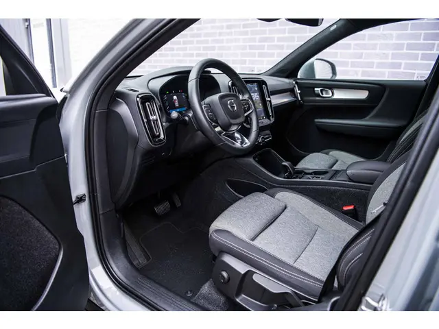 Volvo XC40 2.0 B4 Core 2024 Benzine 16