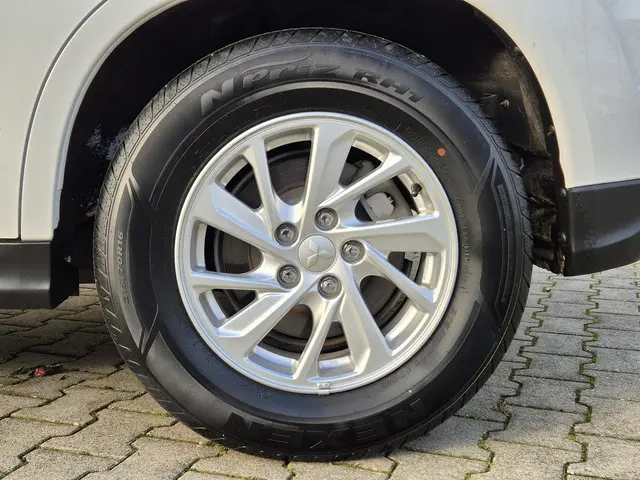 Mitsubishi ASX 1.6 Cleartec Connect 2018 Benzine 13