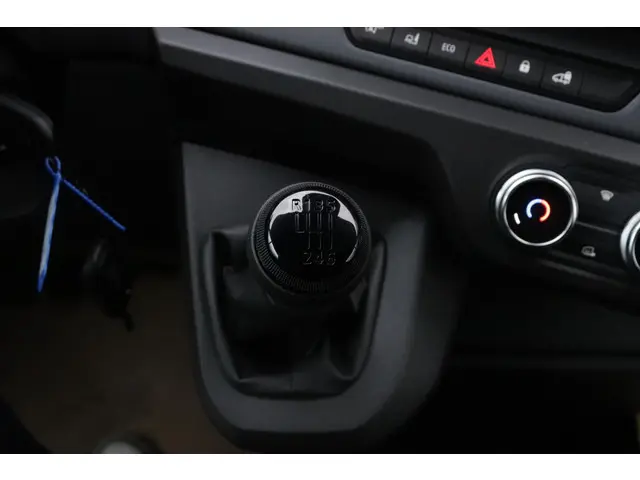Renault Master T35 2.0 dCi 130 L2H2 Start 2024 Diesel 16