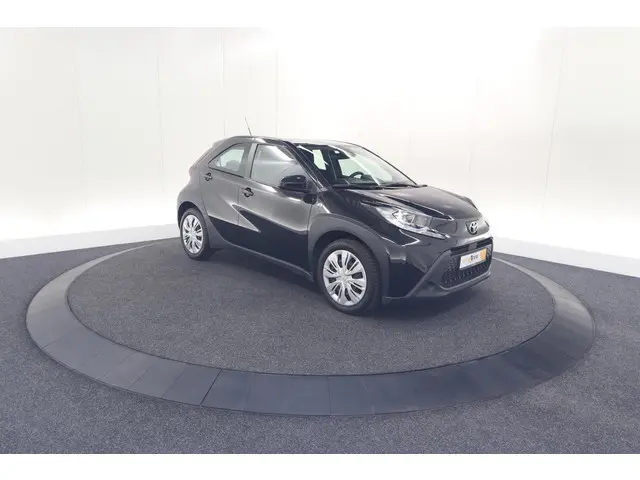 Toyota Aygo X 1.0 VVT-i MT Play 2023 Benzine 8