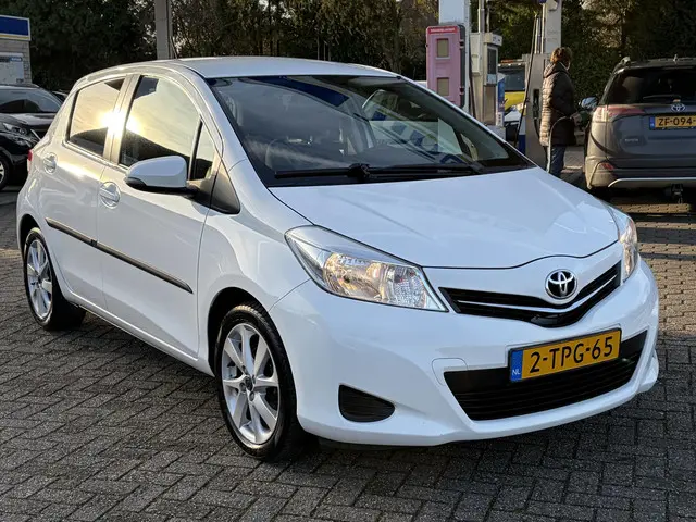 Toyota Yaris 1.3 VVT-i Now 2014 Benzine 11