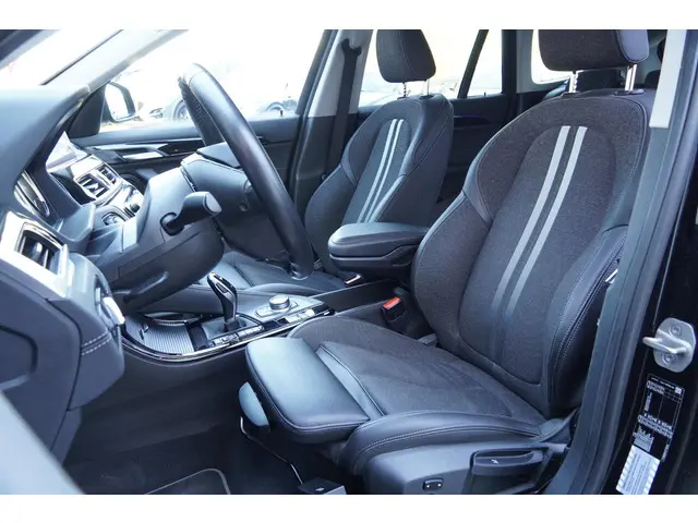 BMW X1 sDrive18i Executive Edition 2021 Benzine 6