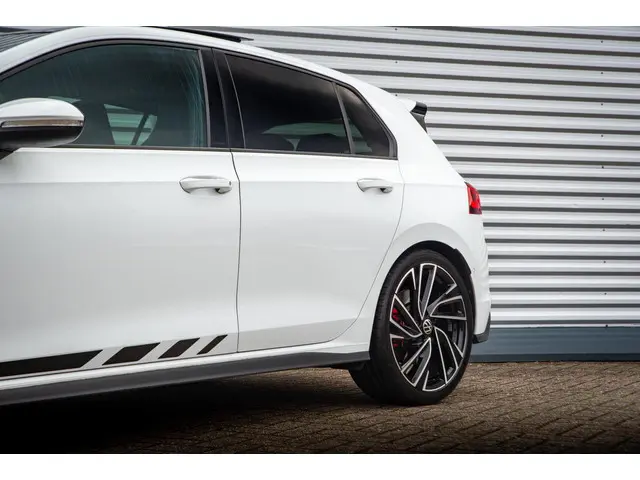 Volkswagen Golf 2.0 TSI GTI Clubsport 2021 Benzine 35