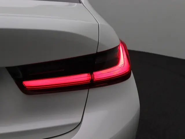 BMW 3 Serie Sedan 320d xDrive 2021 Diesel 15