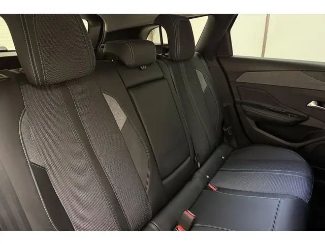 Peugeot 308 SW 1.2T 130pk Automaat Allure 2024 Benzine 16