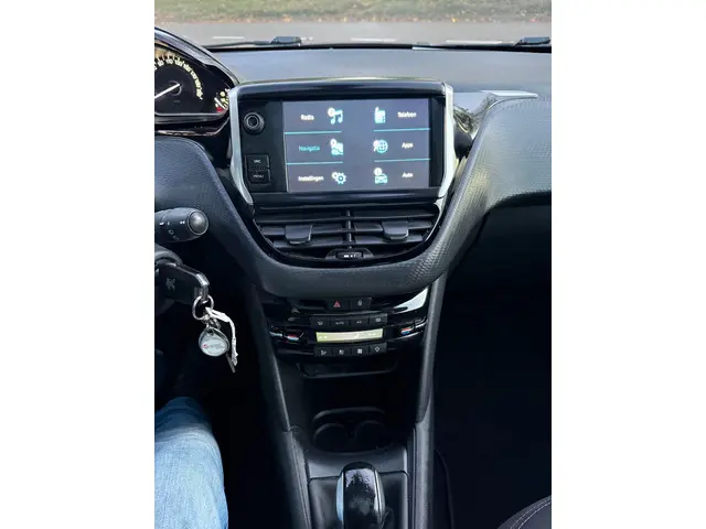 Peugeot 208 1.2 PureTech Allure 2019 Benzine 19