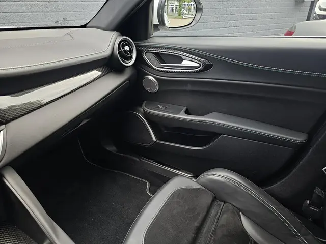 Alfa Romeo Giulia 2.9 V6 Quadrifoglio 2019 Benzine 15