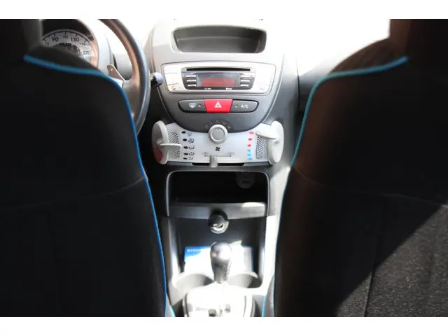 Peugeot 107 1.0 Première Automaat 2012 Benzine 14