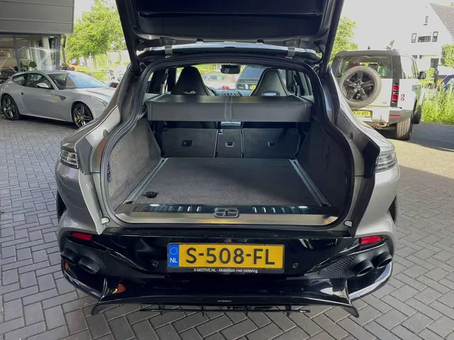 Aston Martin DBX 4.0 V8 707 2023 Benzine 50